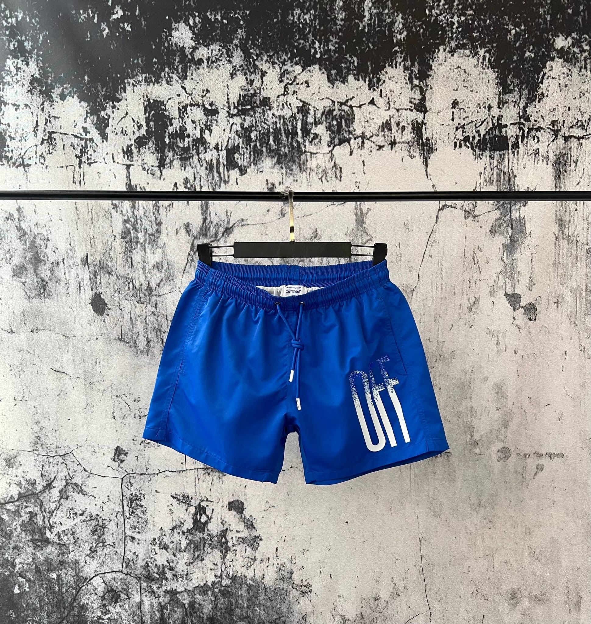 COSTUME OFF WHITE