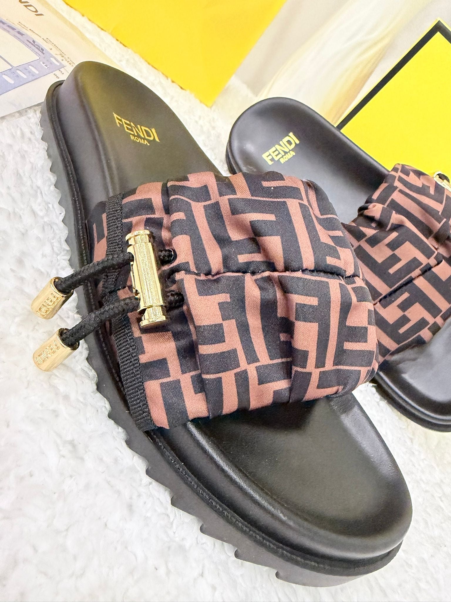 CIABATTE FENDI